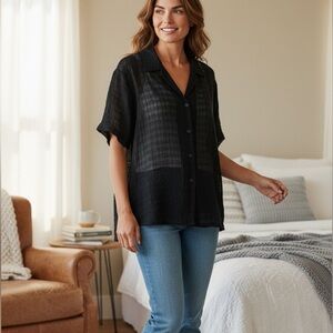 Chico’s Black Semi Sheer Short Sleeve Button Up Blouse Size 1 Reg 8/10